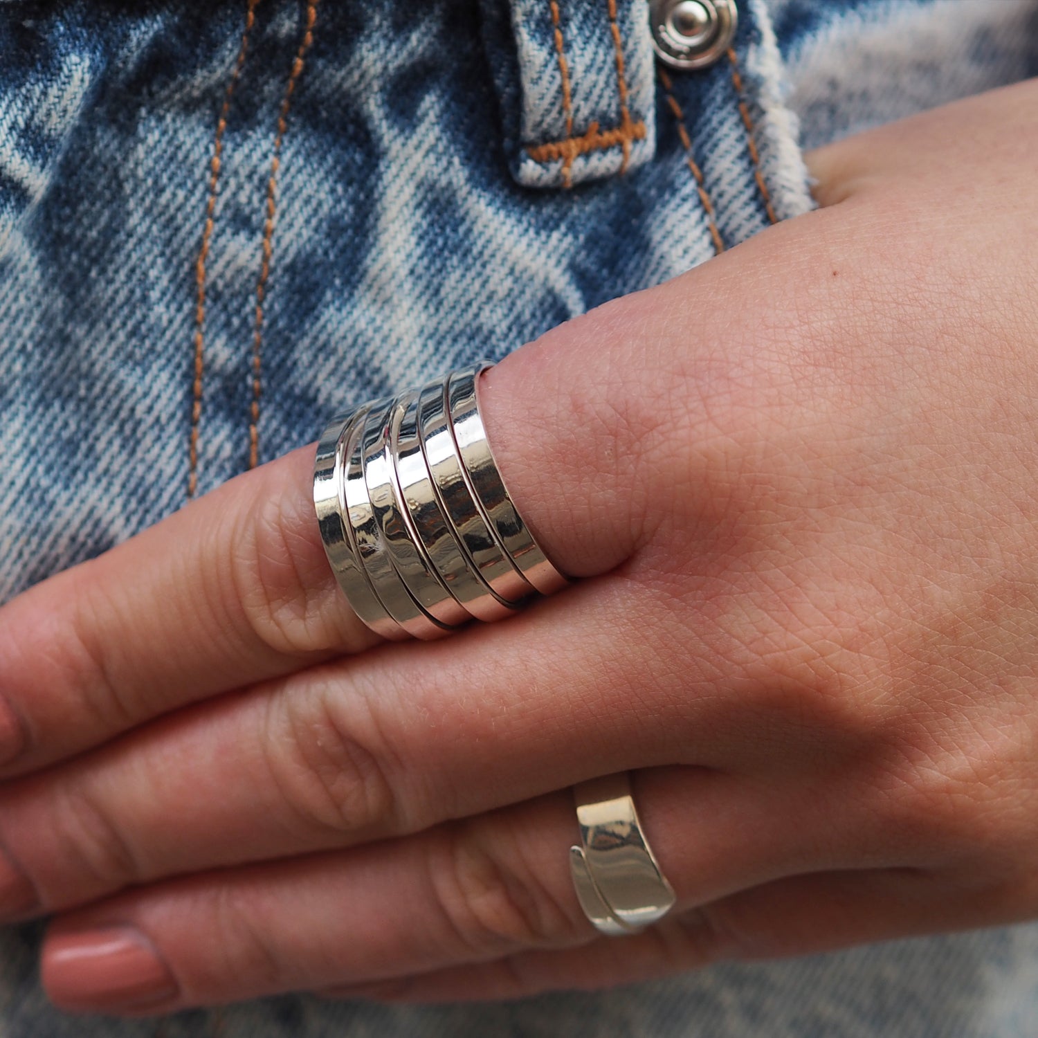 Chique Polished Silver Ring