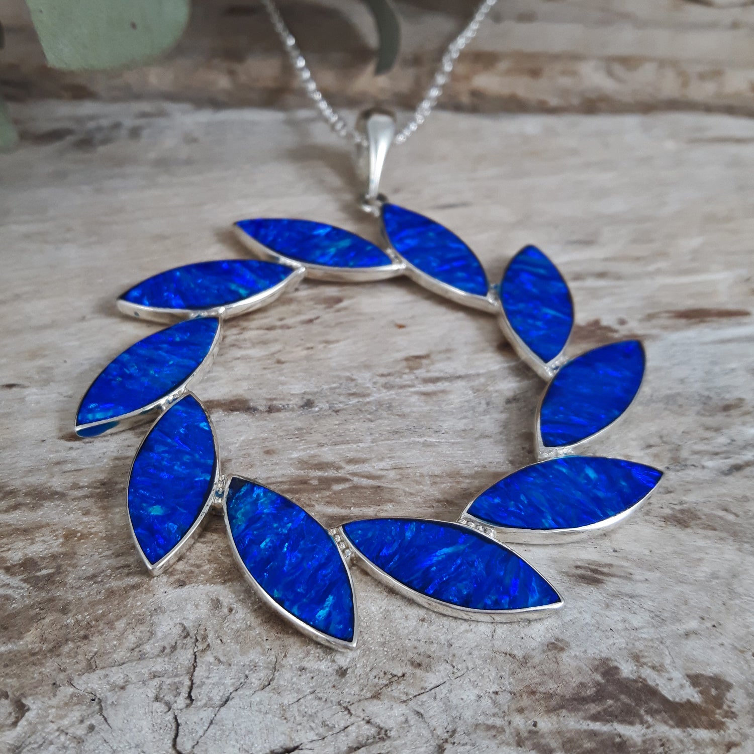 Flinder Larisa Blue Pendant