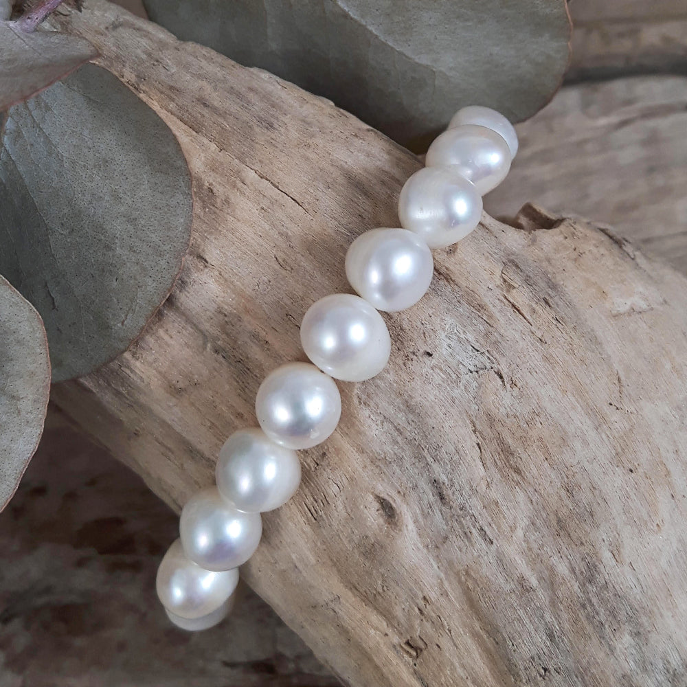 Mary Large White Pearl Bracelet