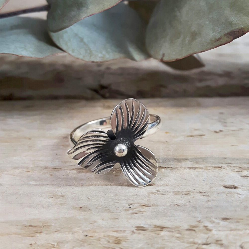 Viola Oxidised Adjustable Ring