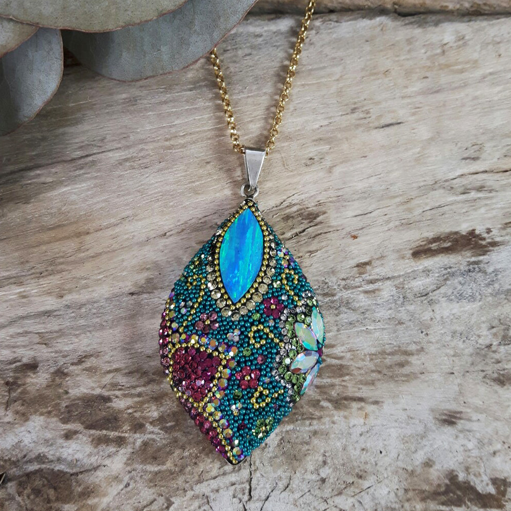 Allegra Viva Magenta Pendant