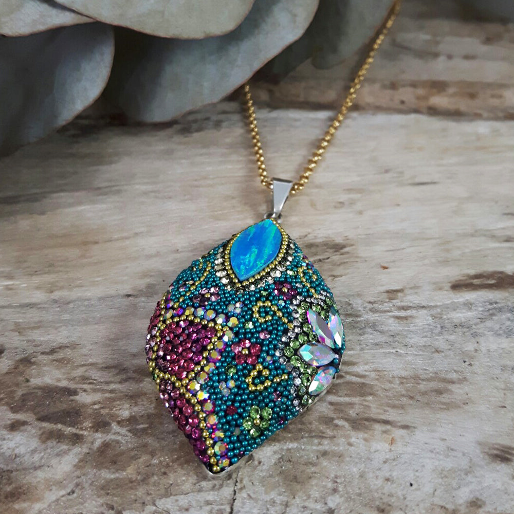 Allegra Viva Magenta Pendant