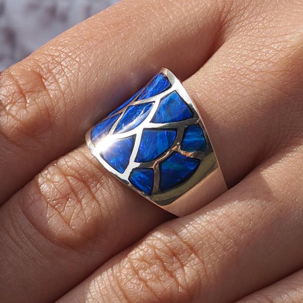 Flinder Guinevere Blue Ring