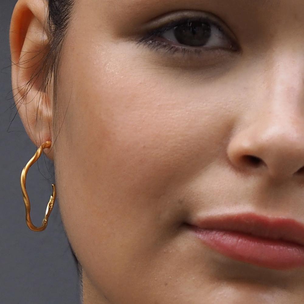 Lattice Hoop Single Strand Gold Earring