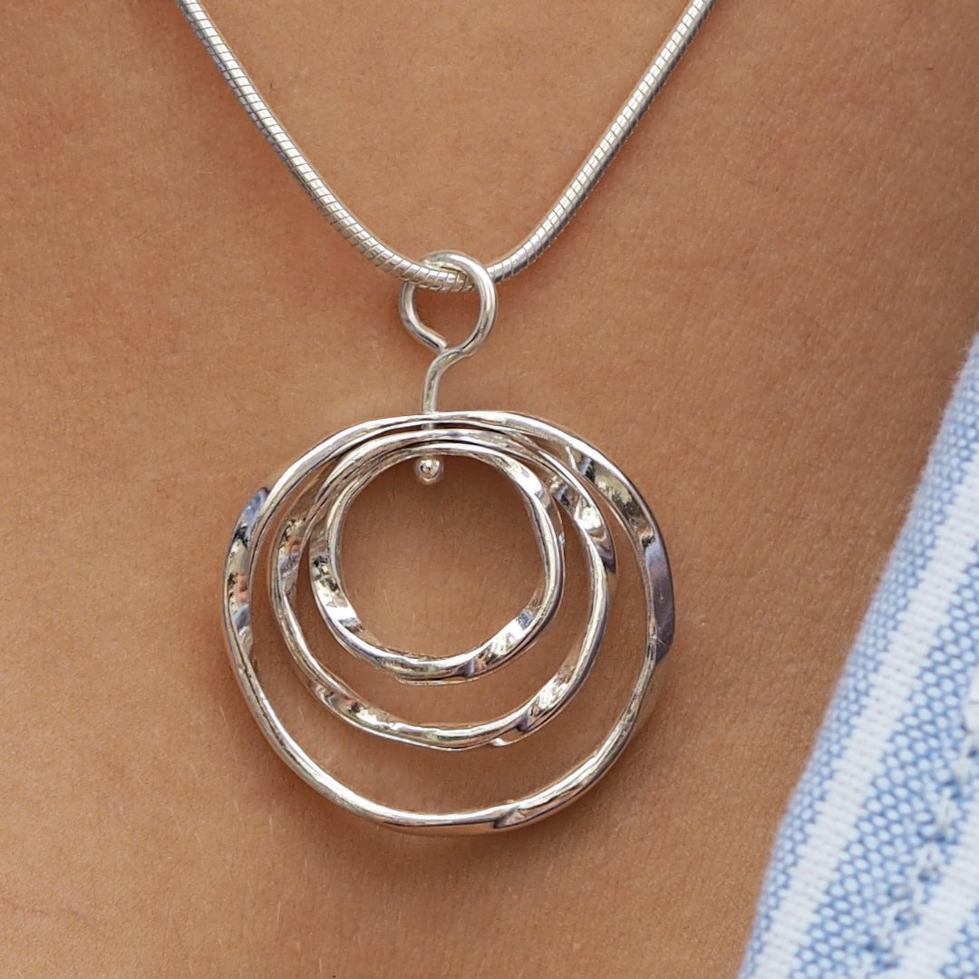 Lattice Trio Small Pendant