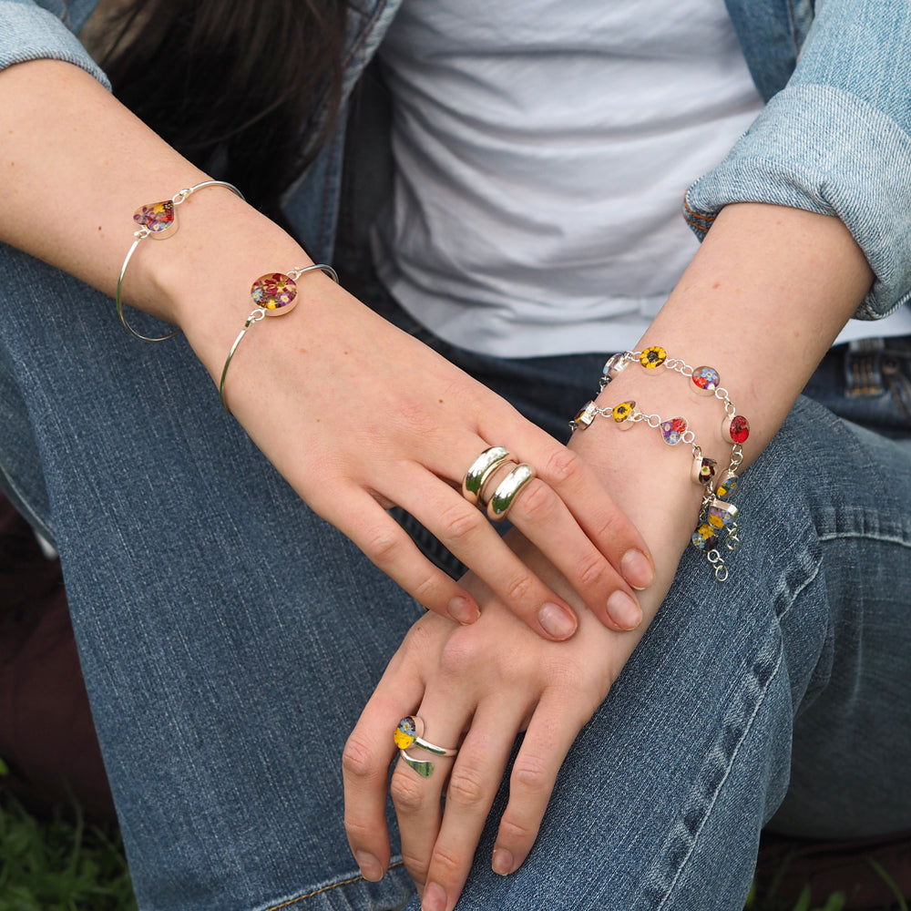 Flores Real Flower Multi Heart Bangle