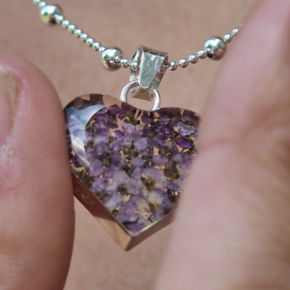 Flores Heather Heart Medium Pendant