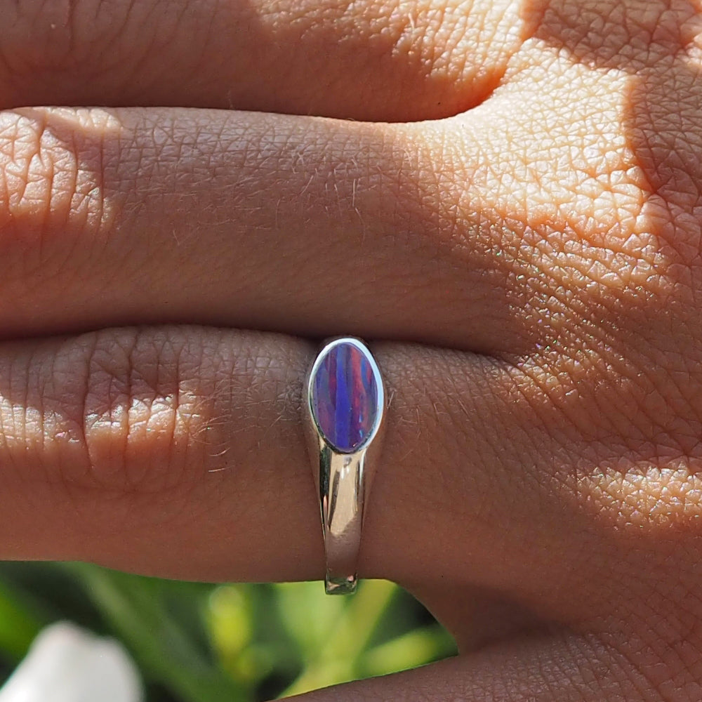 Flinder Signet Oval Lavender Ring