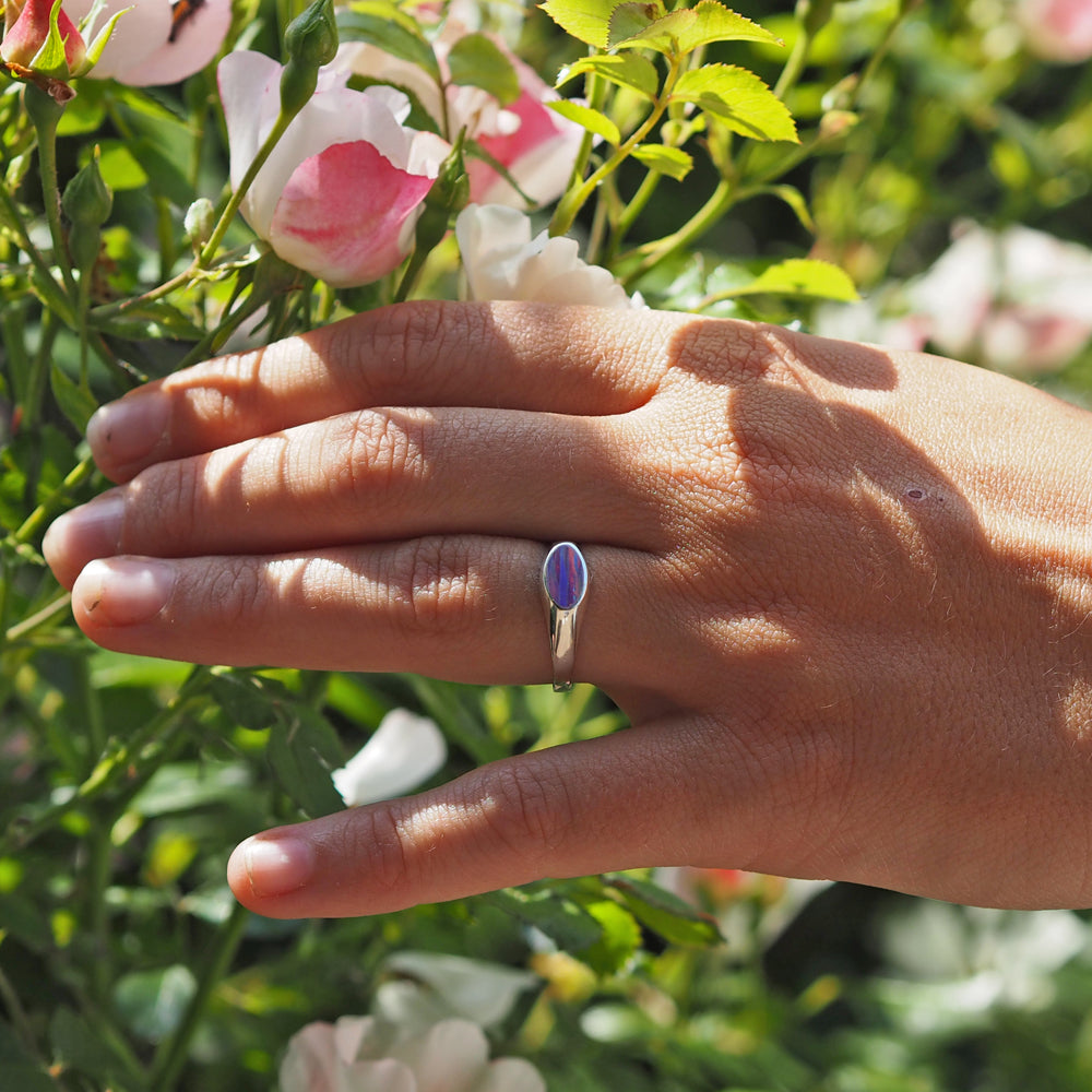 Flinder Signet Oval Lavender Ring