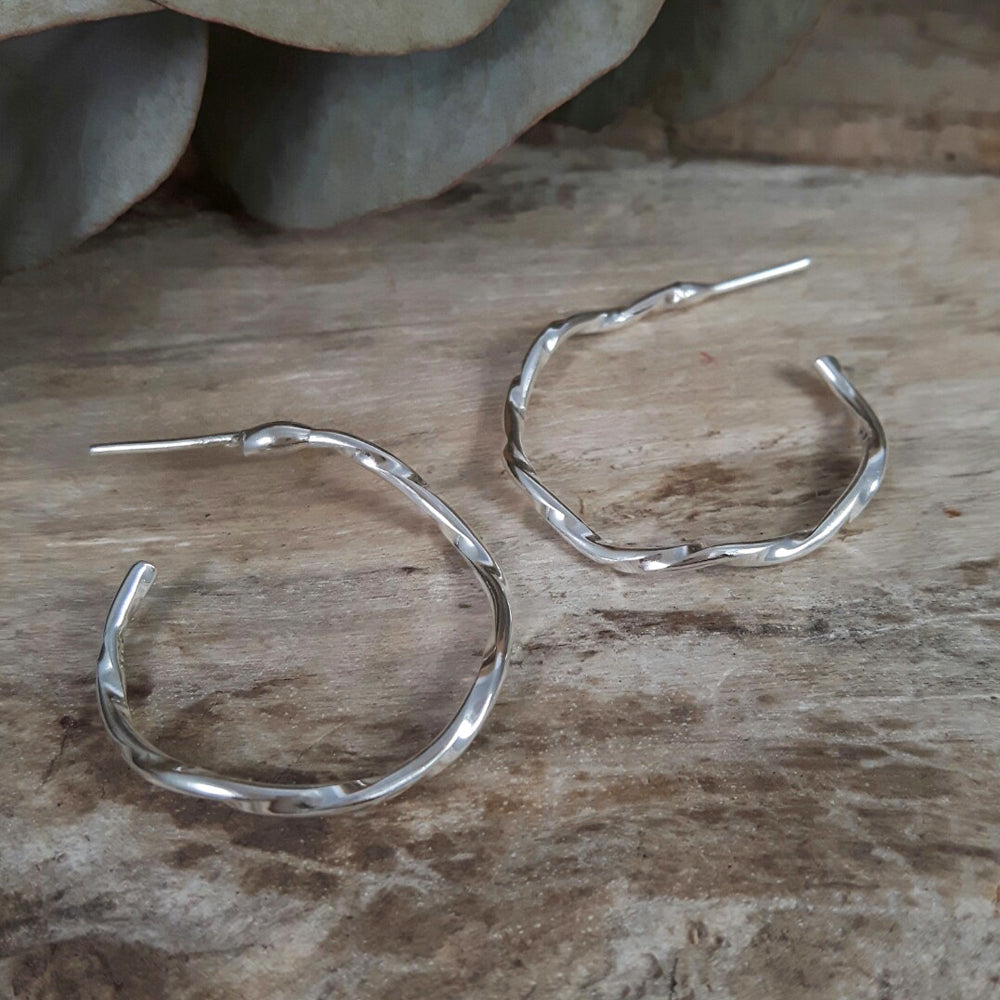 Lattice Hoop Single Strand Earring