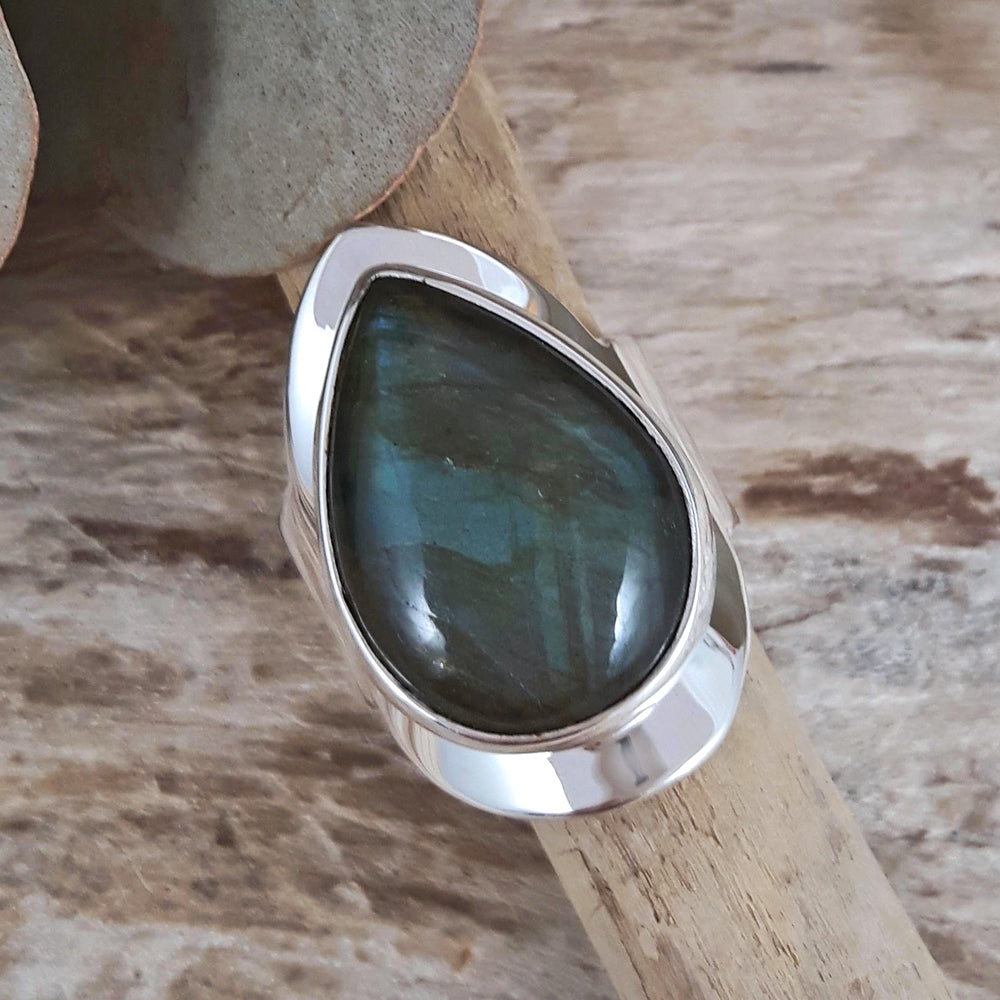 Monet Labradorite Teardrop M Adjustable Ring A