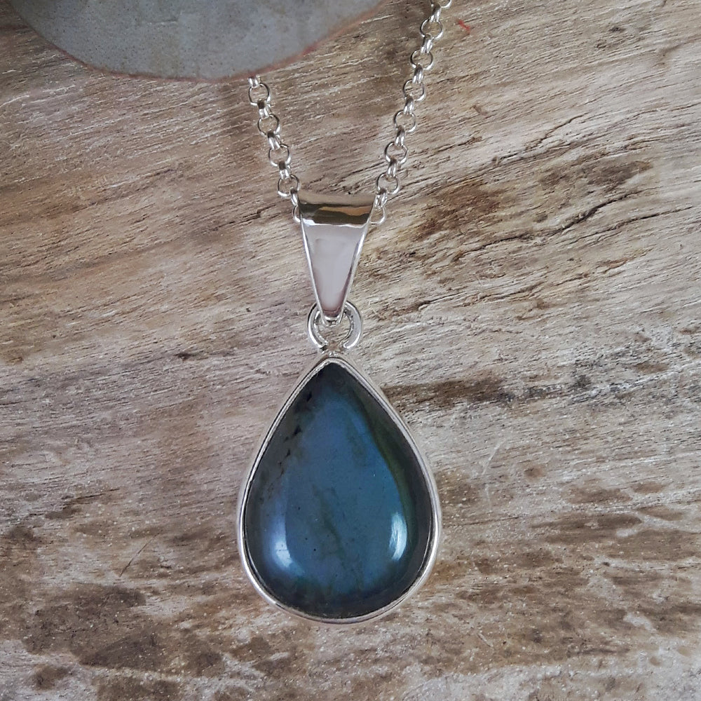 Monet Labradorite Sml Teardrop Pendant A