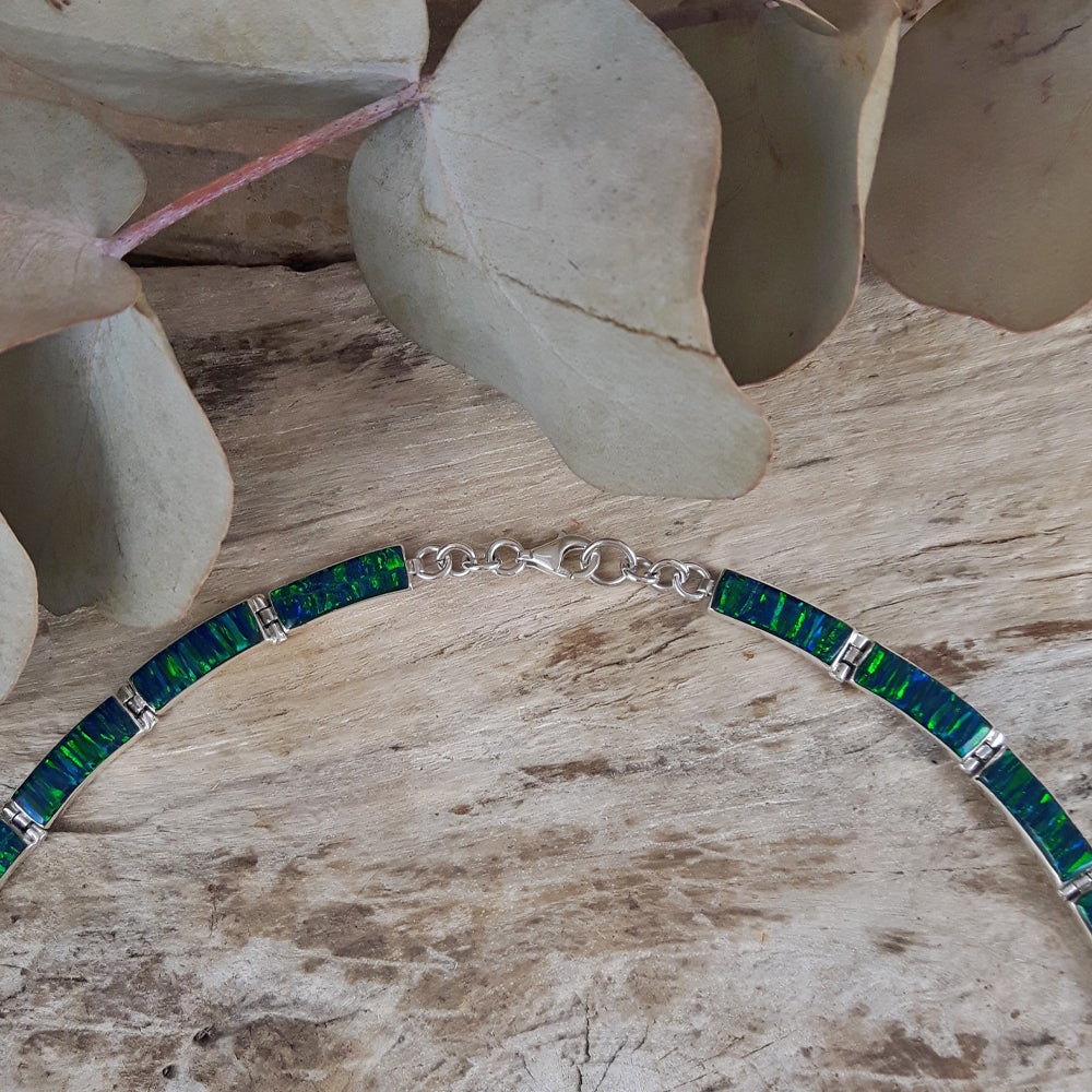 PERFECTLY IMPERFECT Flinder Nouveau Emerald Necklace