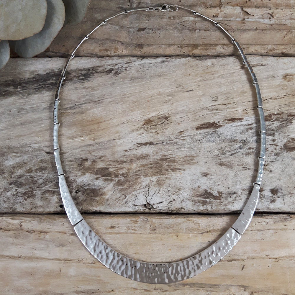 Roma Lanza Hammered Necklace