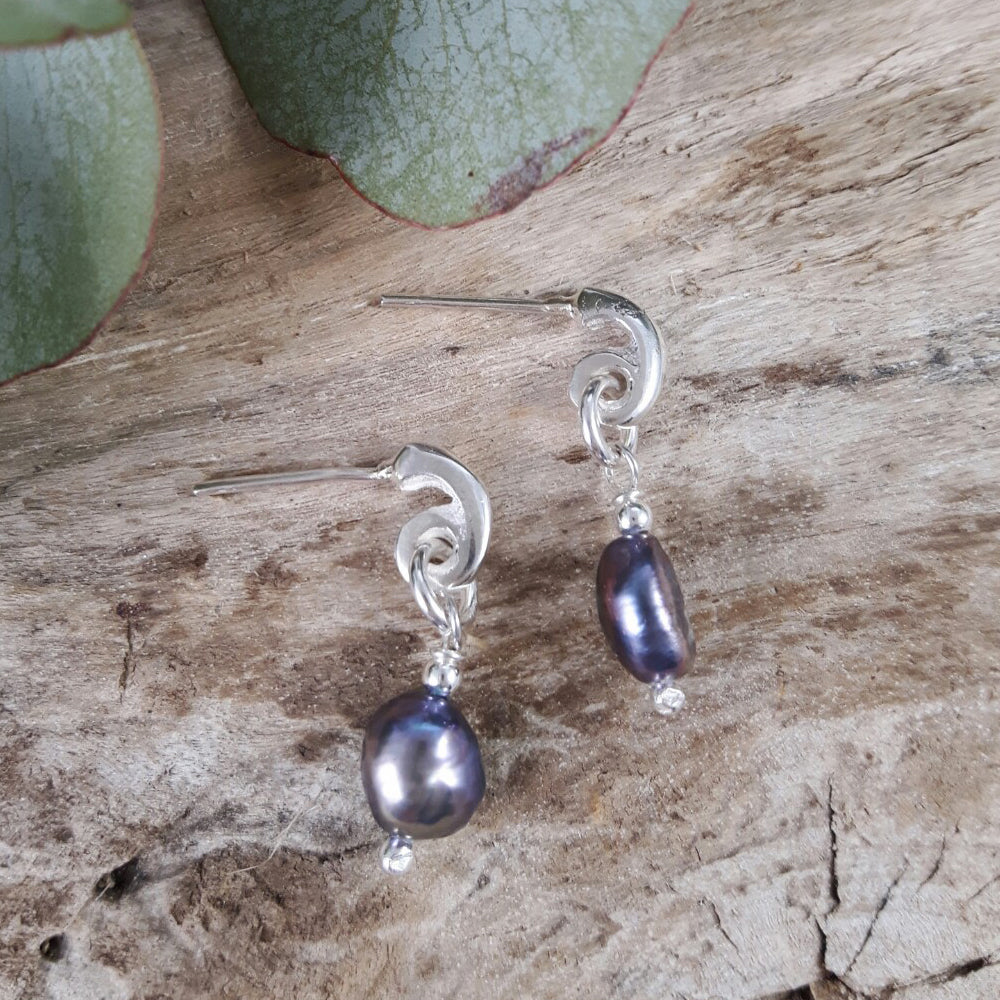 Ella Iridescent Pearl Earrings