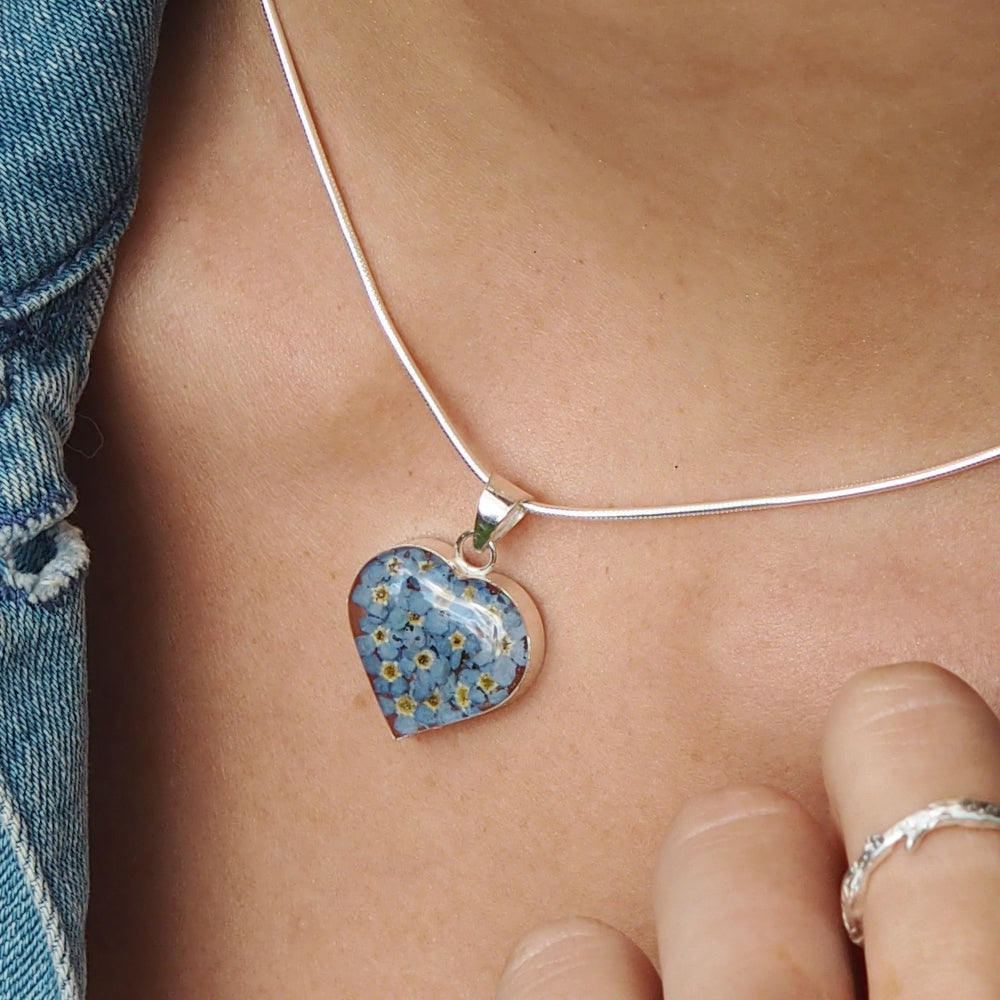 Flores Forget-Me-Not Heart Medium Pendant