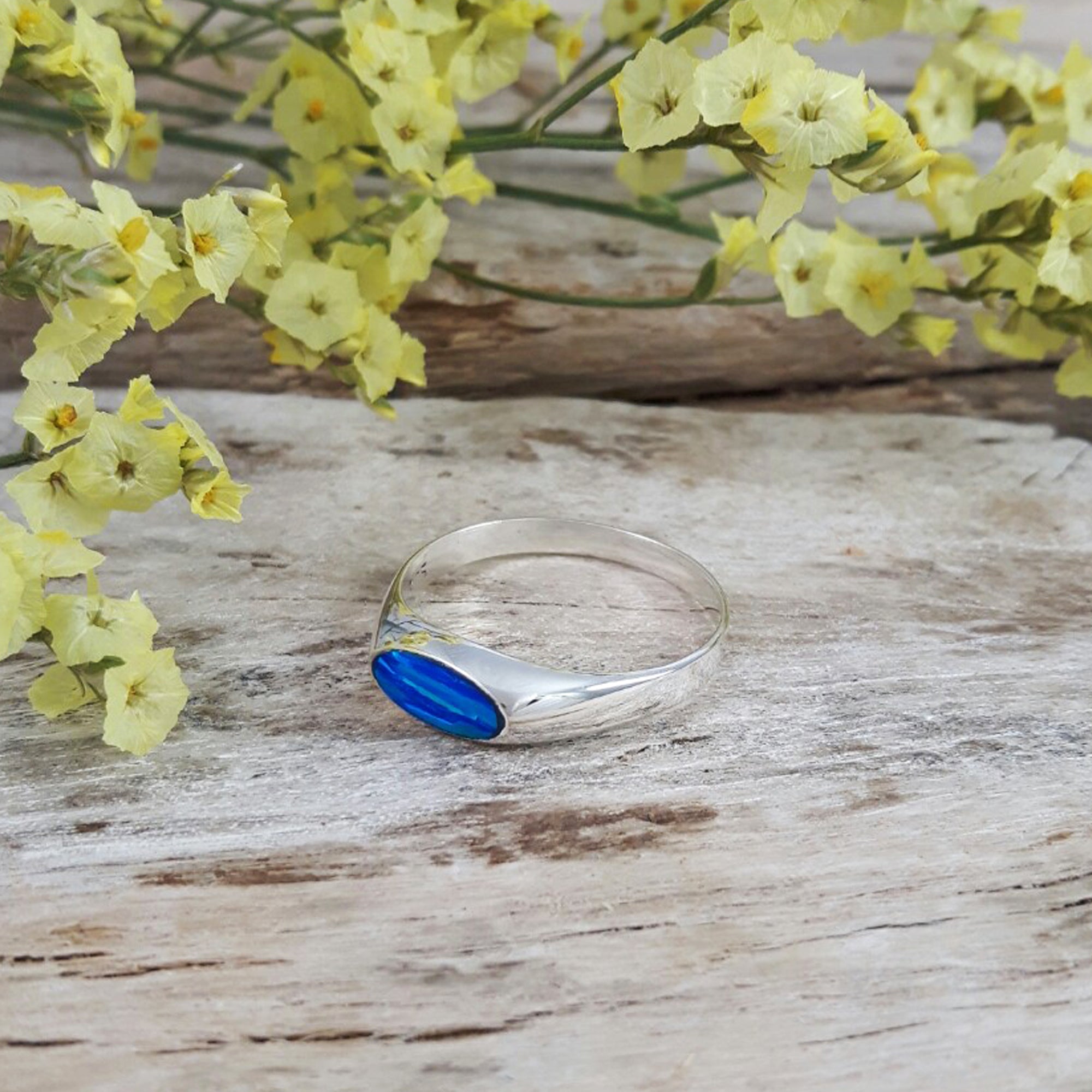 Flinder Signet Oval Blue Ring