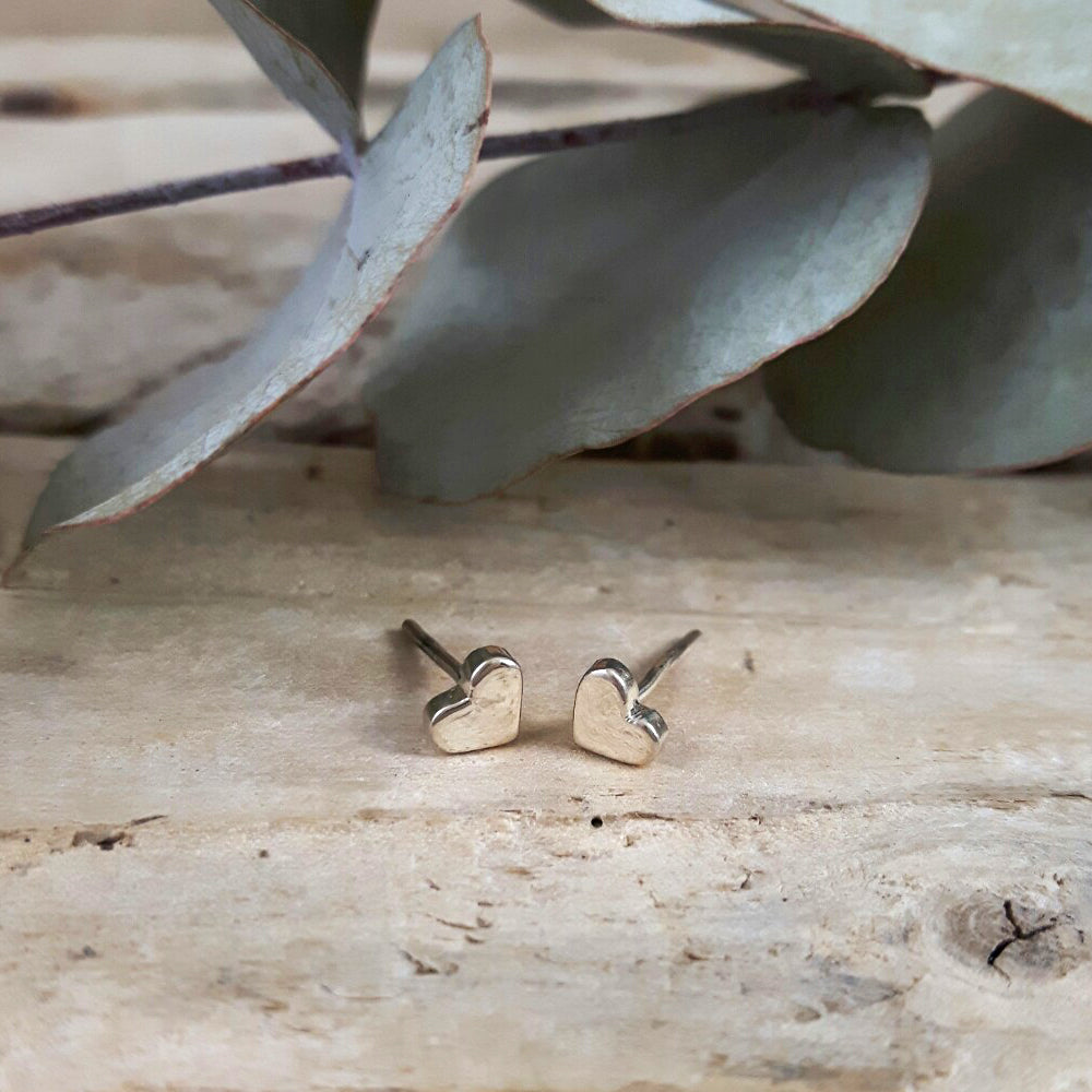 Dainty Polished Heart Stud