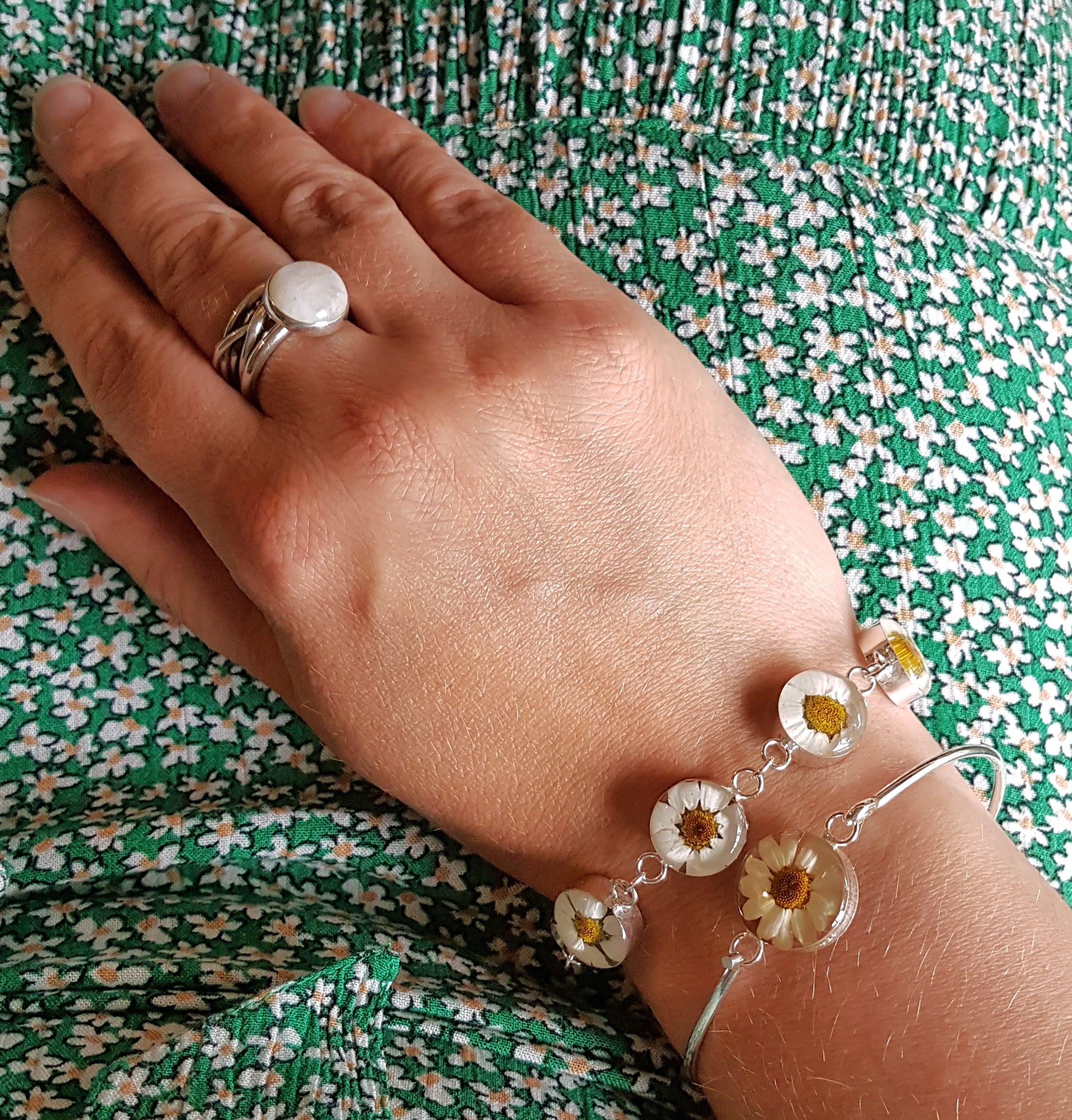 Flores Daisy Round Bangle