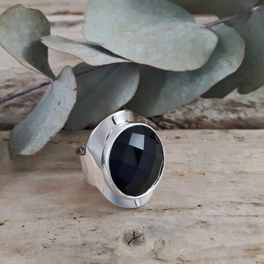 Elegancia Round Onyx Adjustable Ring