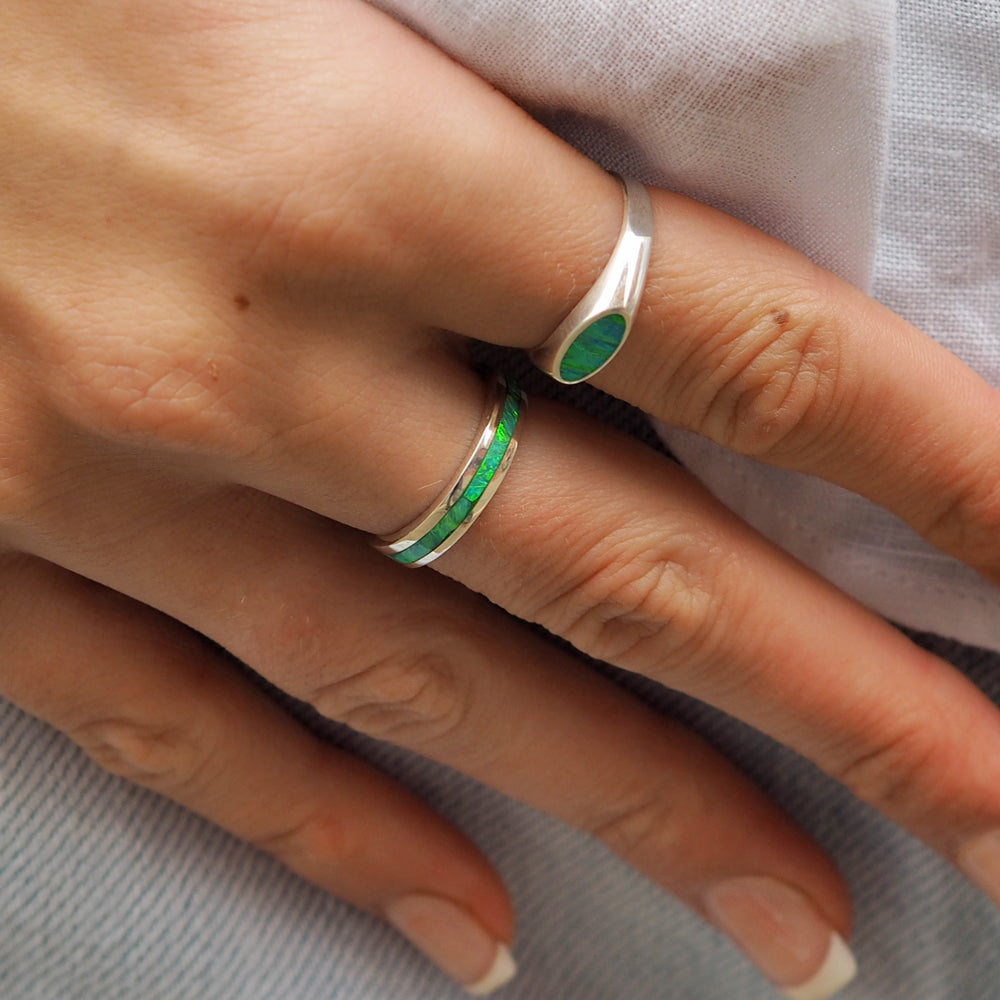 Flinder Signet Oval Green Ring