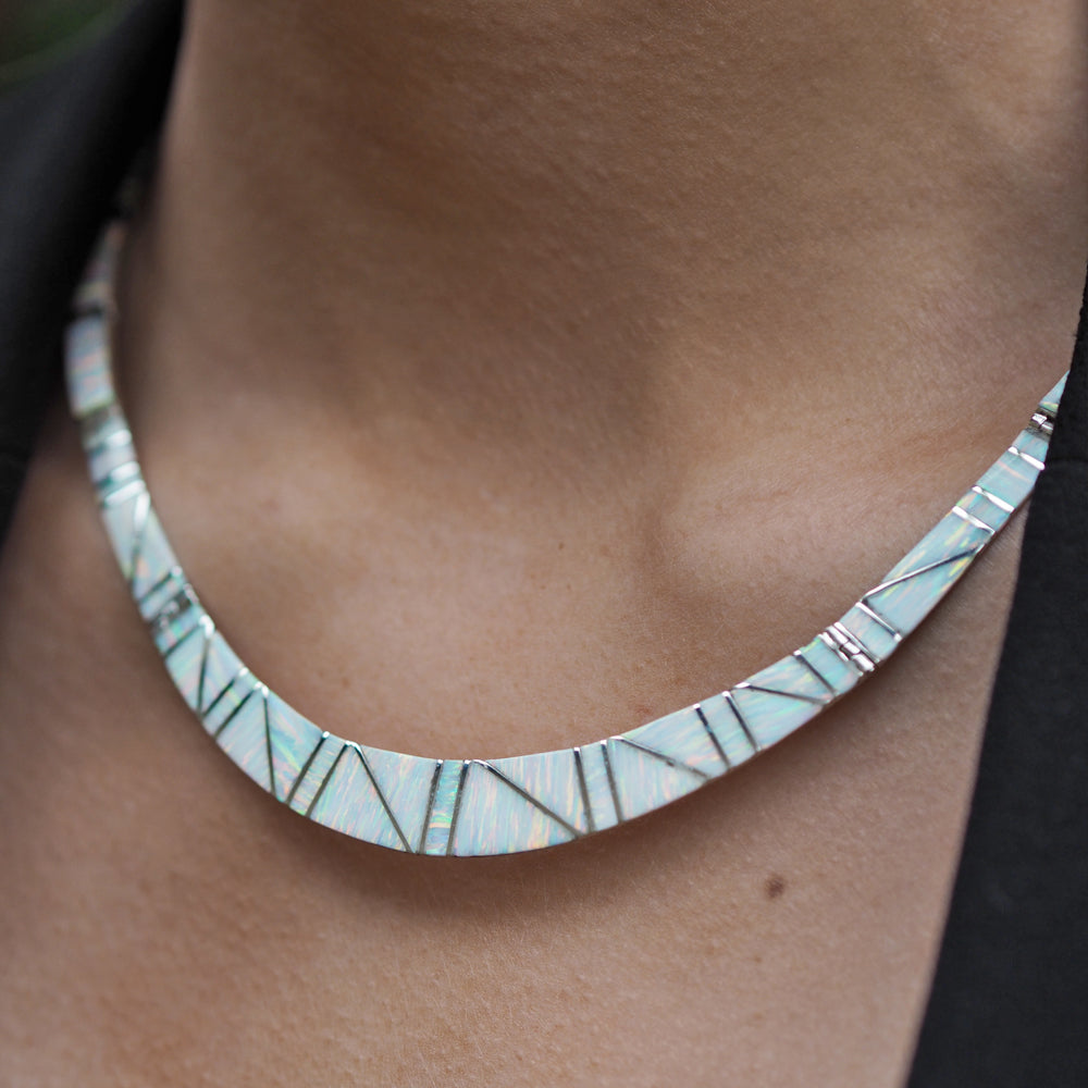 Flinder Nouveau White Necklace