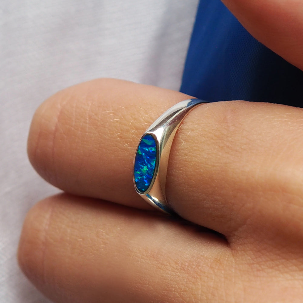 Flinder Signet Oval Blue Ring