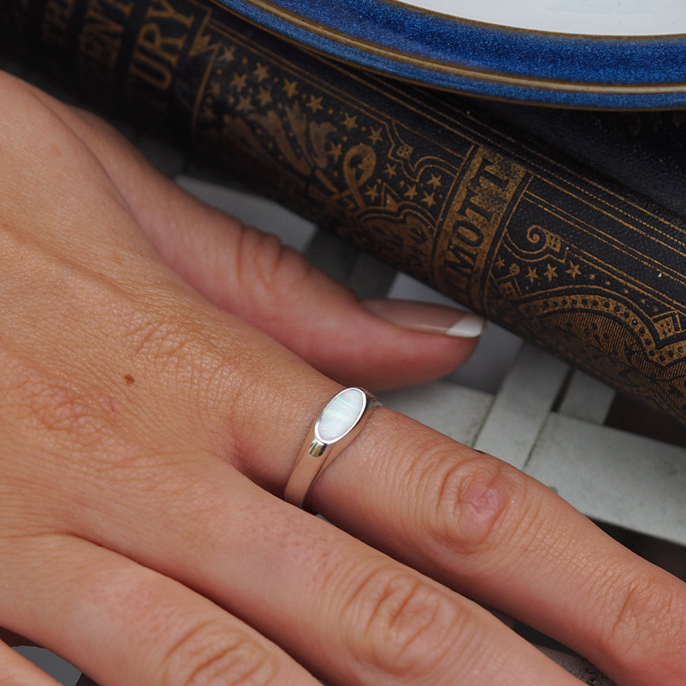 Flinder Signet Oval White Ring