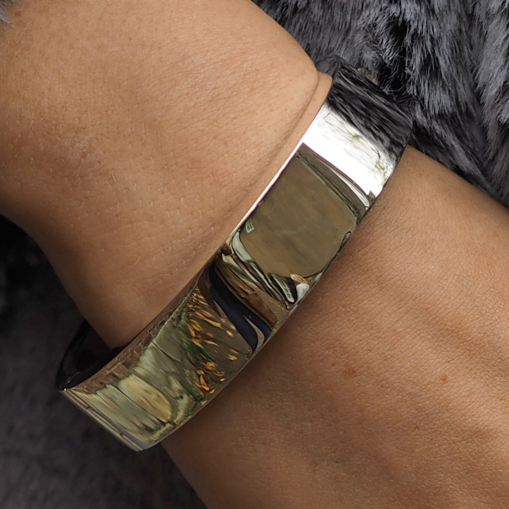 Q Polished Hinged Bracelet