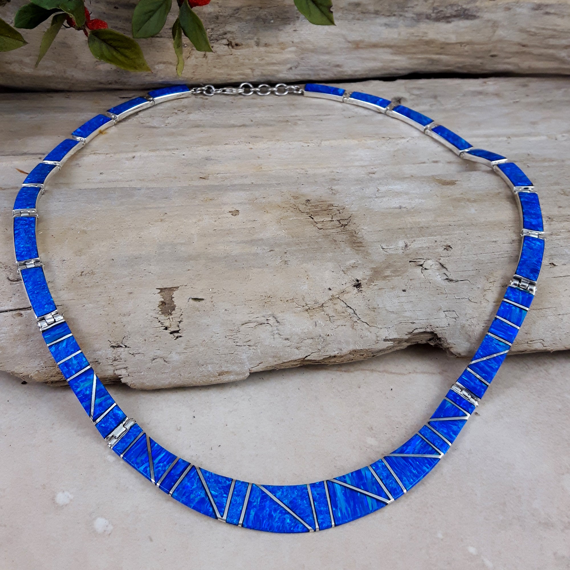 Flinder Nouveau Blue Necklace