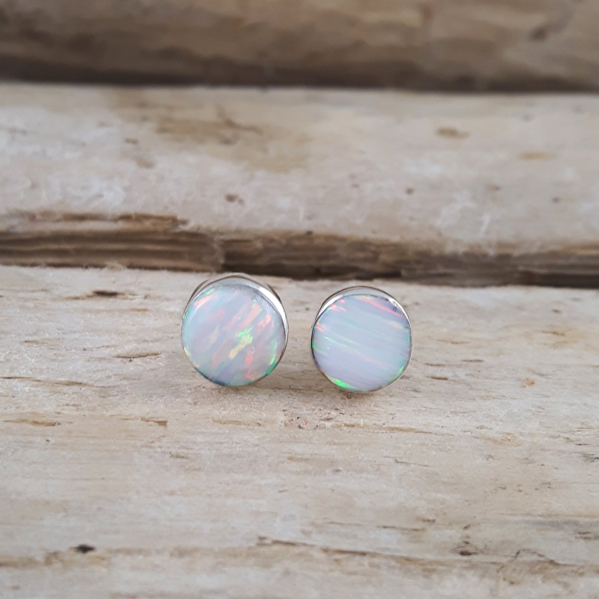 Flinder White Dotty Stud Earrings