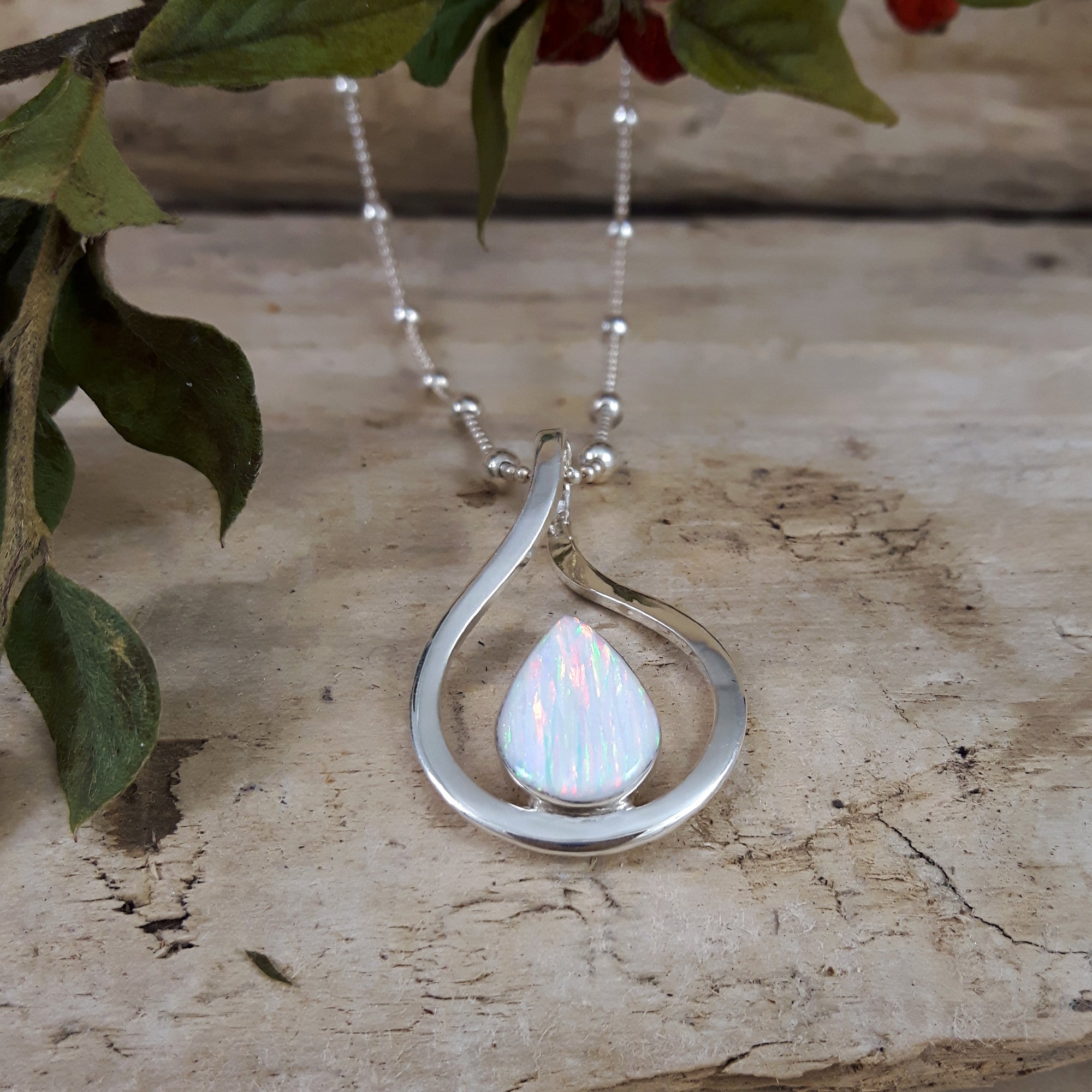 Flinder White Renoir Pendant