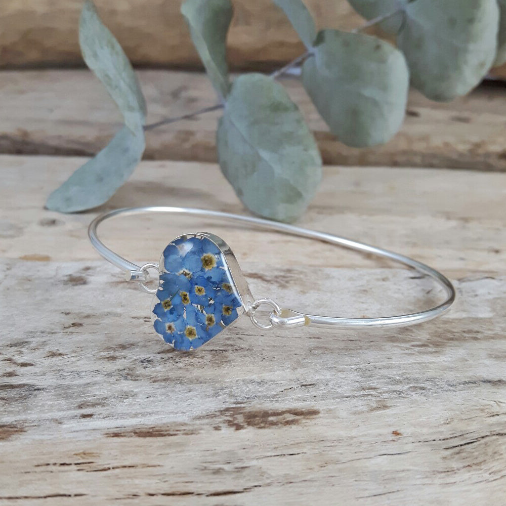 Flores Forget-Me-Not Heart Bangle