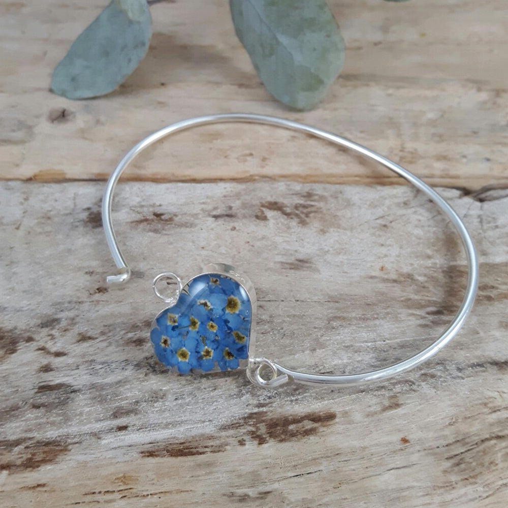 Flores Forget-Me-Not Heart Bangle