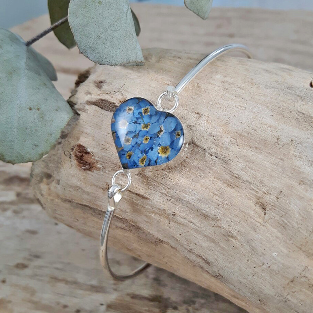 Flores Forget-Me-Not Heart Bangle