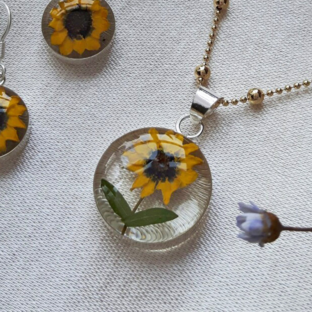 Flores Sunflower (stem) Round Medium Pendant