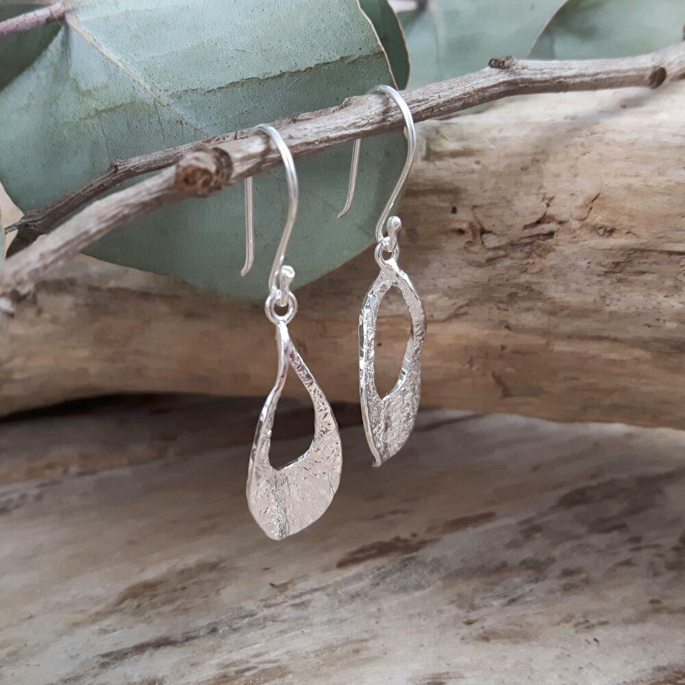 Foresta Wave Drop Earrings