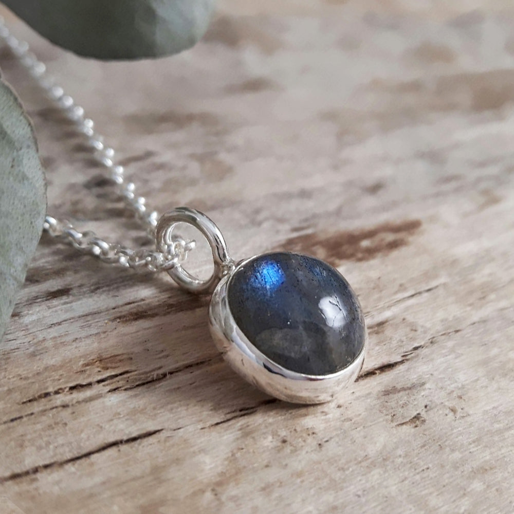 Grace Labradorite Pendant