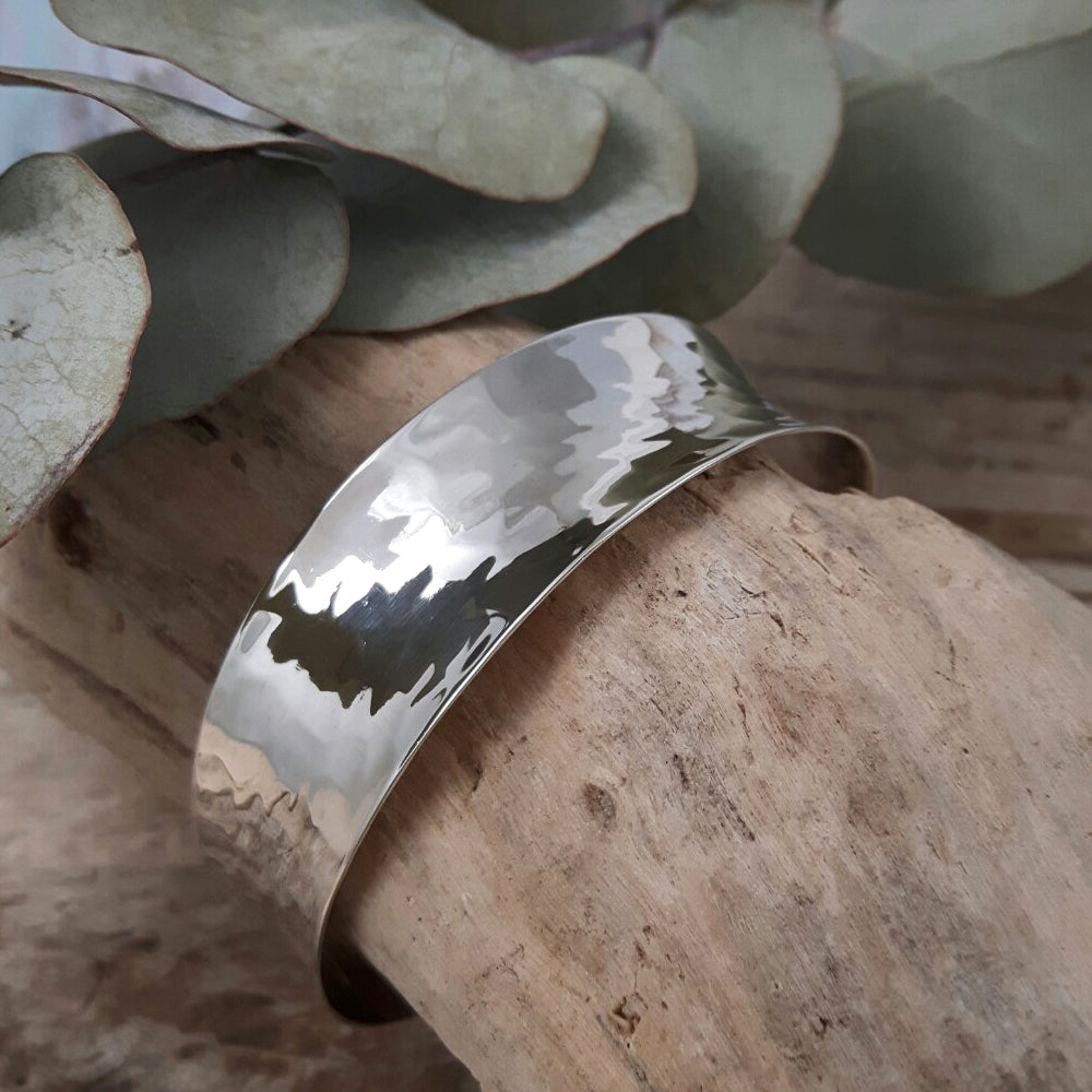 Nice Hammered 1.9cm Cuff