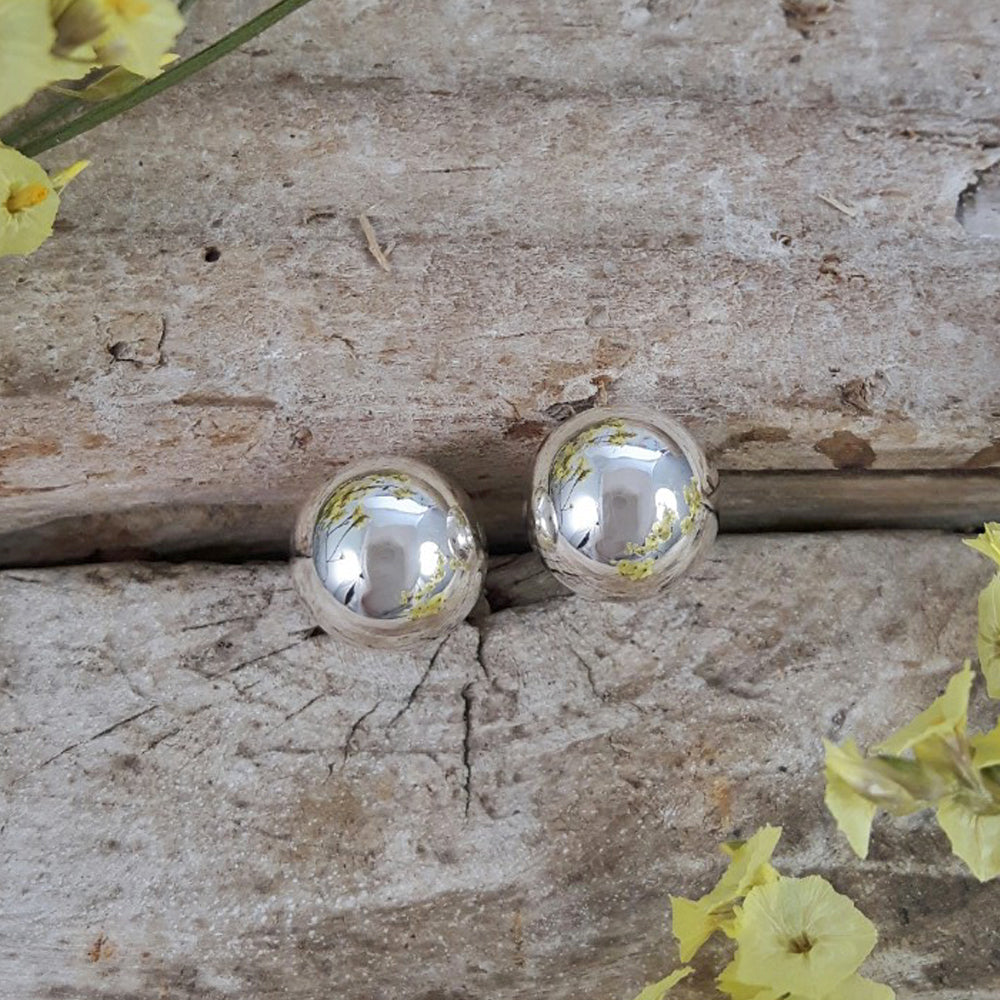 Pea Polished Large Stud Earrings