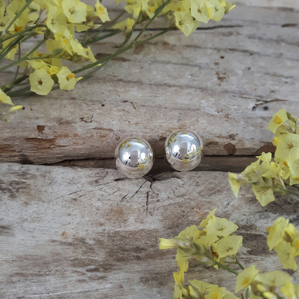 Pea Polished Large Stud Earrings