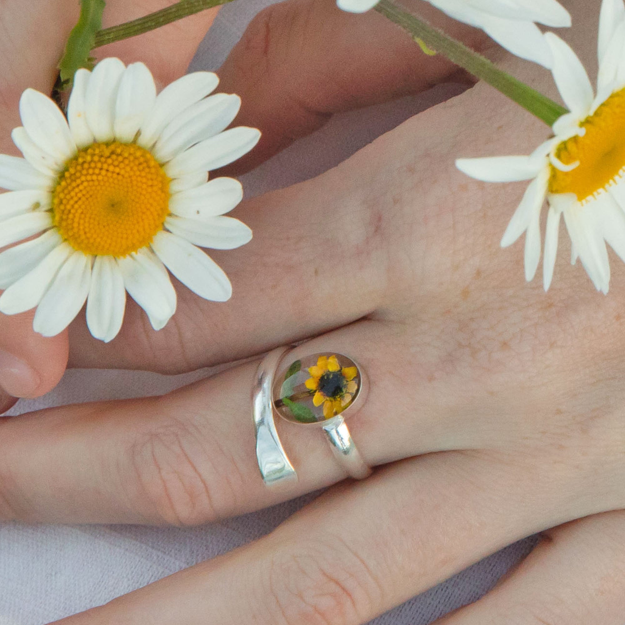 Flores Sunflower Small Adjustable Ring