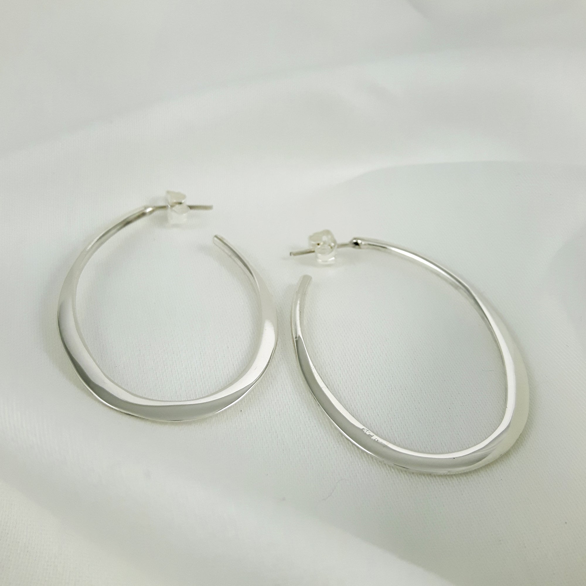 Toro Oval 4cm Hoop Earrings